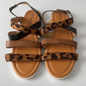 Twisted Farrah Strappy Leporad Sandal w/free belt